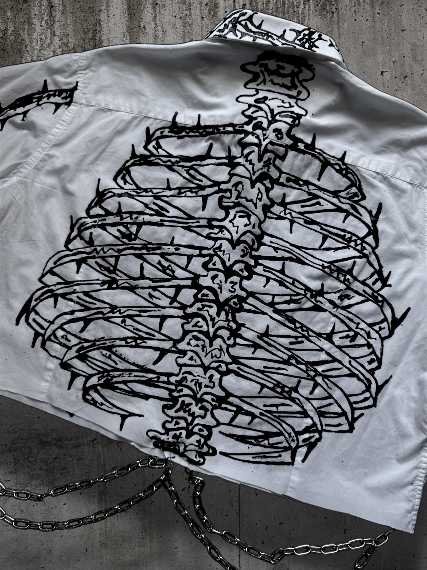 Cropped hand painted white shirt with chains “RIBS”