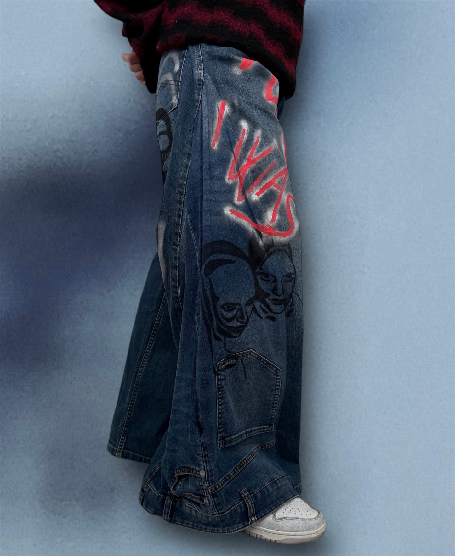 “Special” baggy jeans with art
