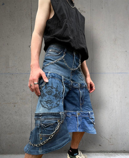Baggy mid calf jeans with chains and drawings