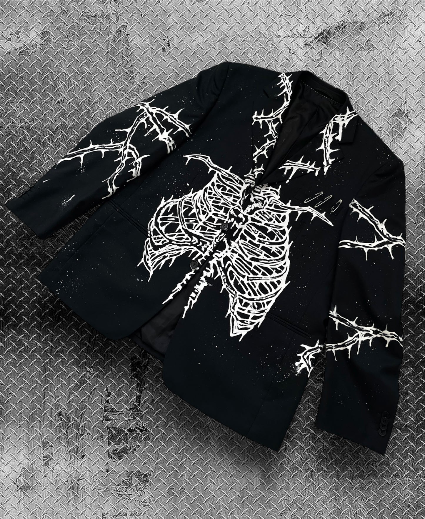 Unisex blazer with ribs and spine