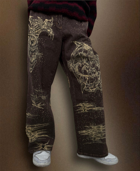 “Teeth chains” bleached brown trousers