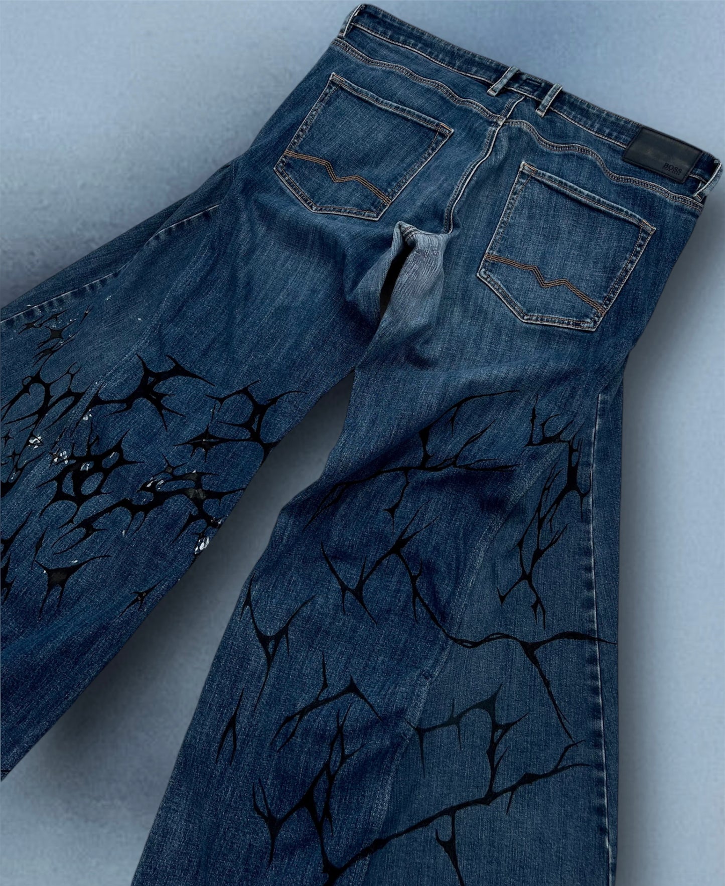 “Arrofor” upcycled jeans
