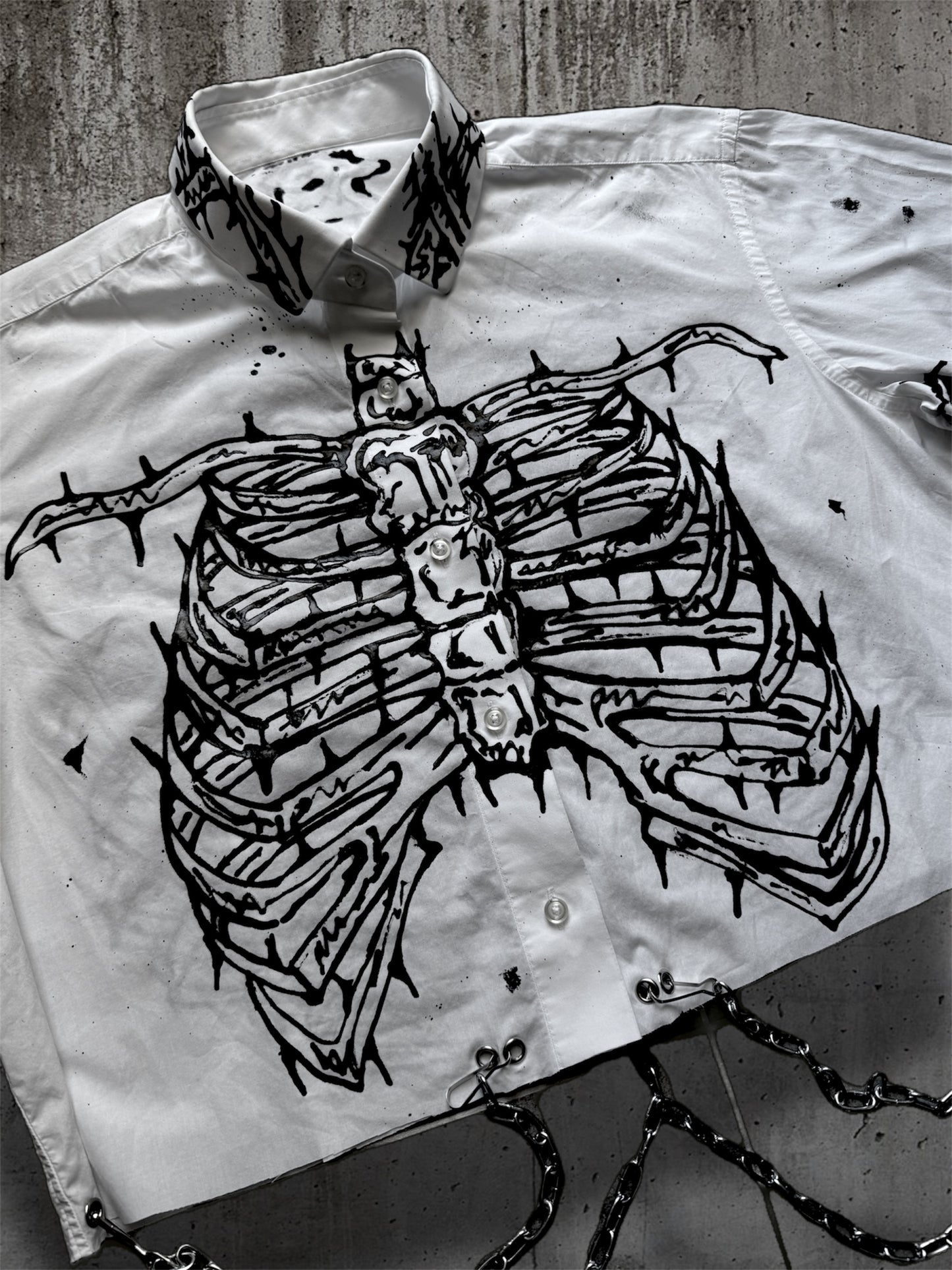 Cropped hand painted white shirt with chains “RIBS”