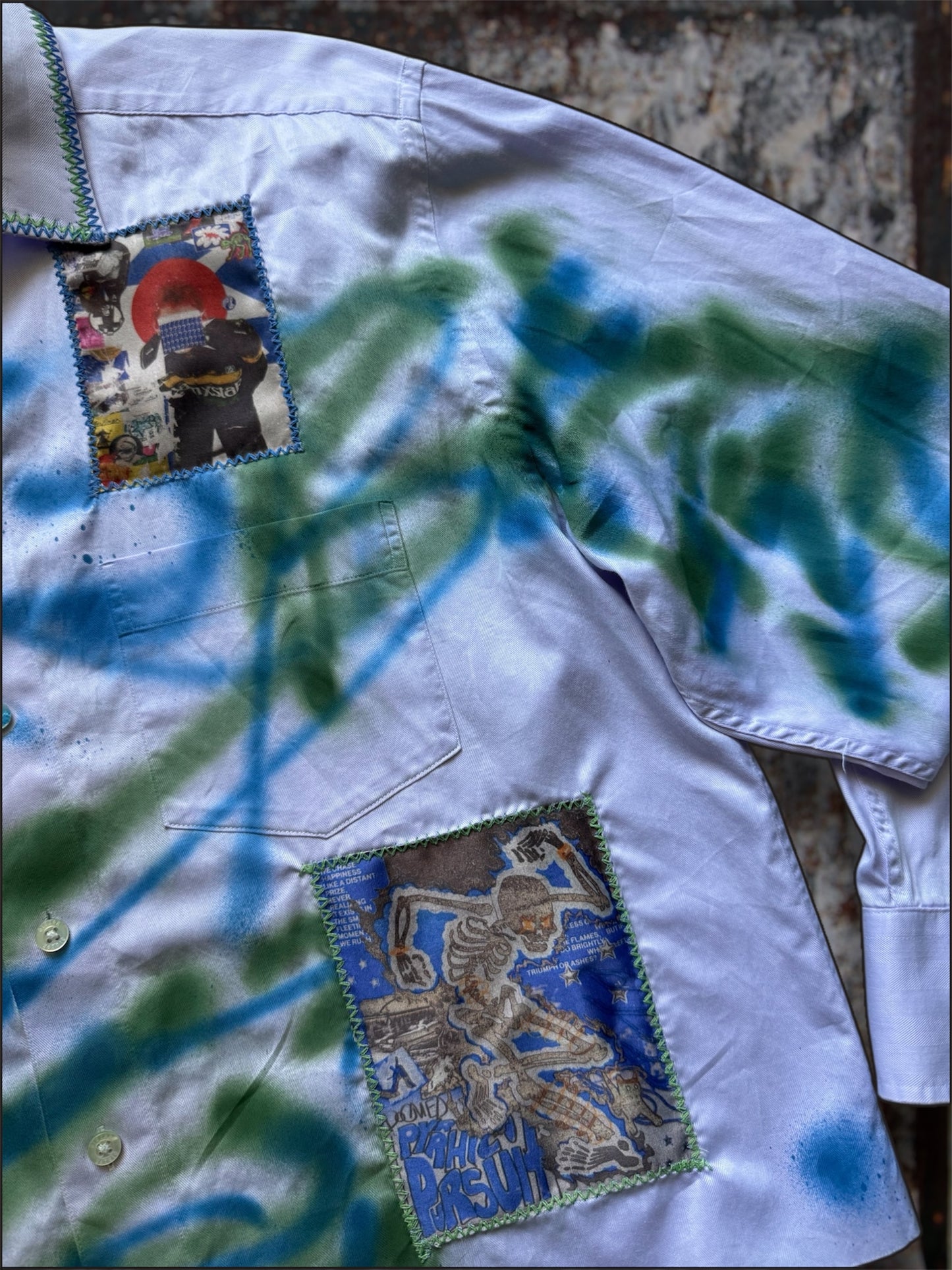 Sprayed light purple shirt with art pictures