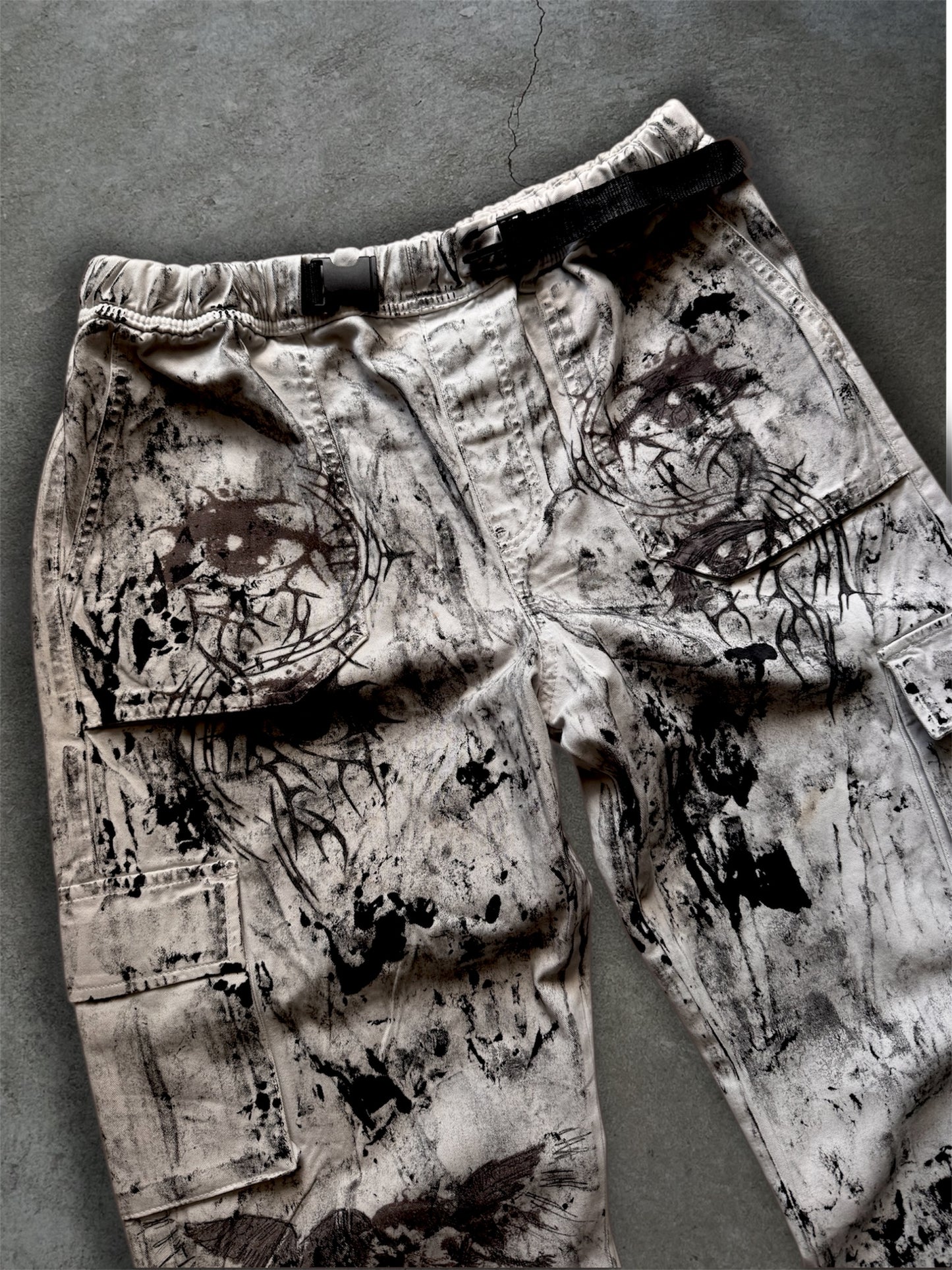 1/1 upcycled white trousers