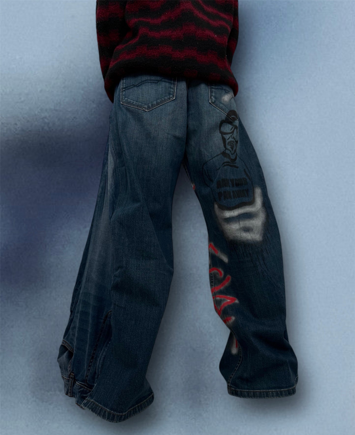 “Special” baggy jeans with art