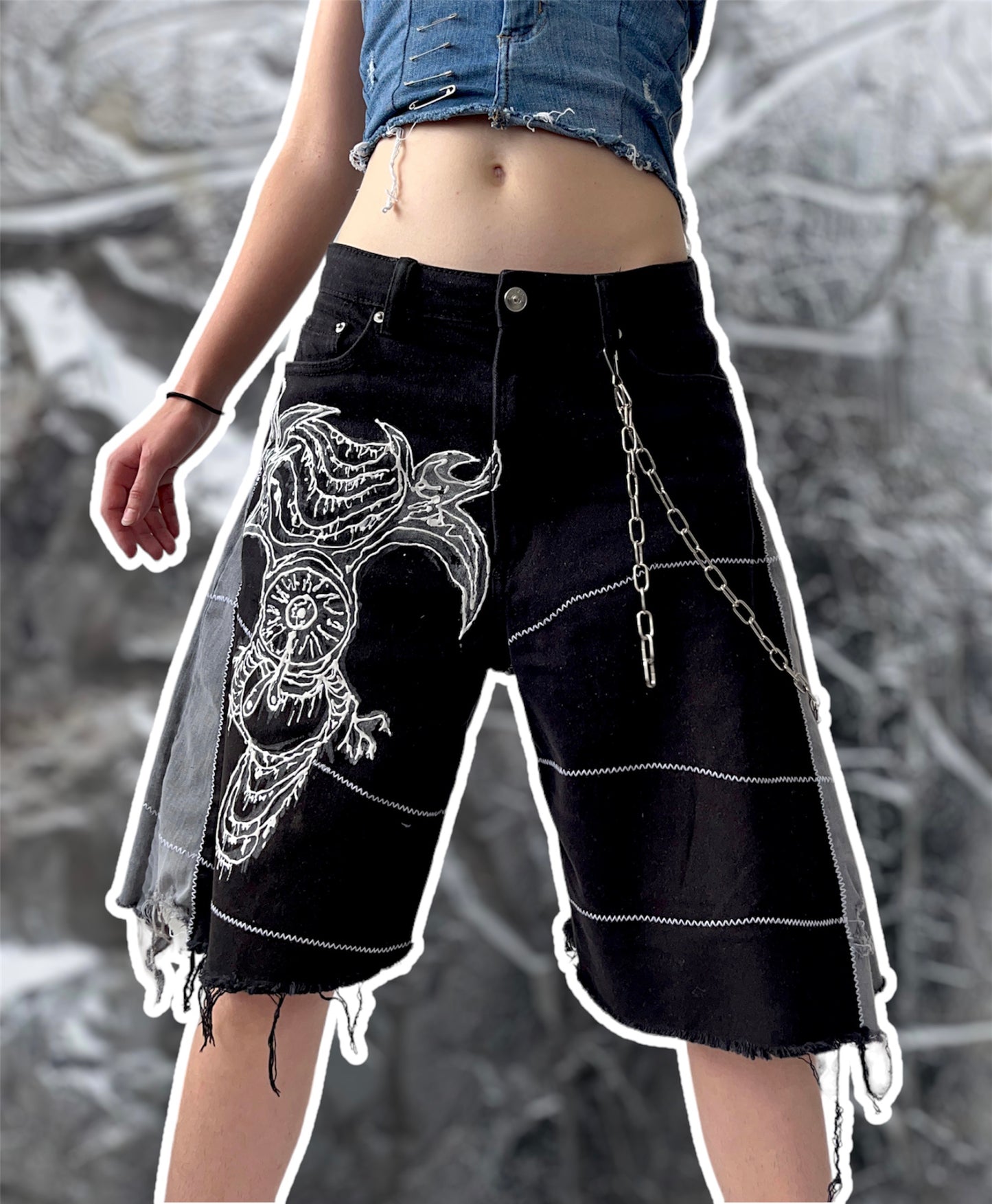 Wide denim shorts with 3D art