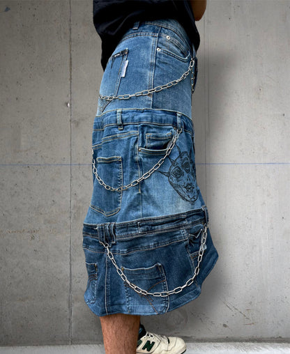Baggy mid calf jeans with chains and drawings