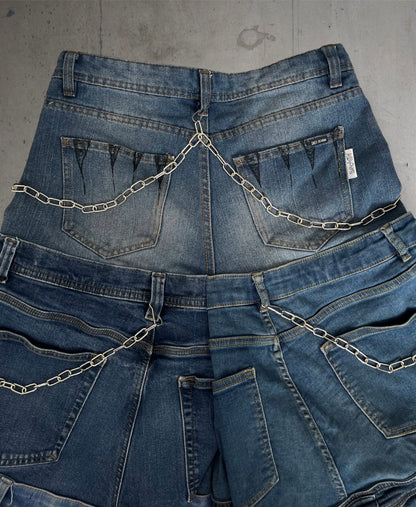 Baggy mid calf jeans with chains and drawings