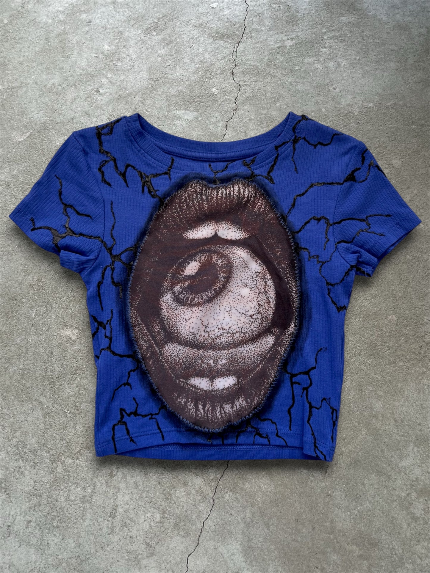 Blue crop top with eye design