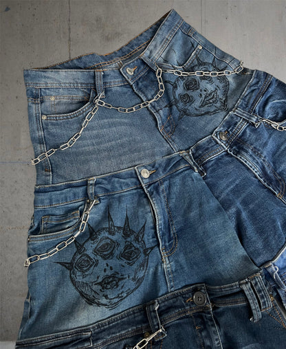 Baggy mid calf jeans with chains and drawings