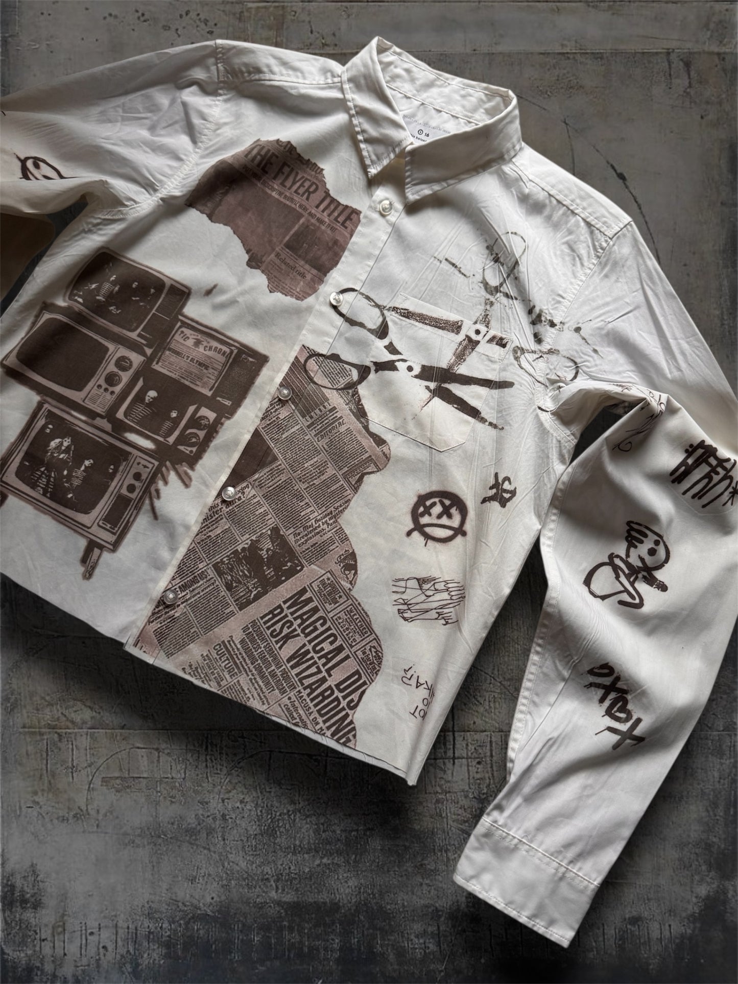 “News” 1/1 white shirt