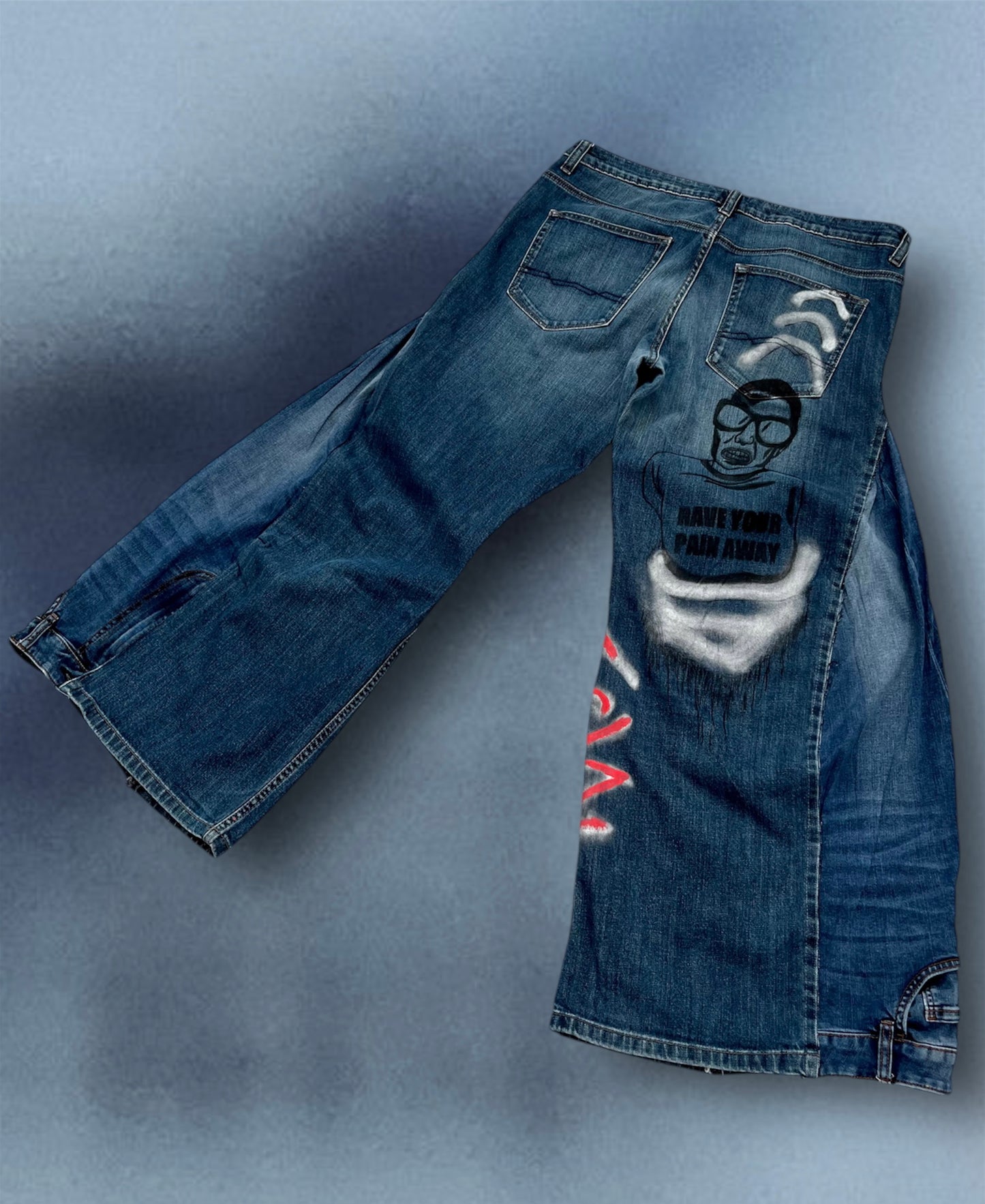 “Special” baggy jeans with art