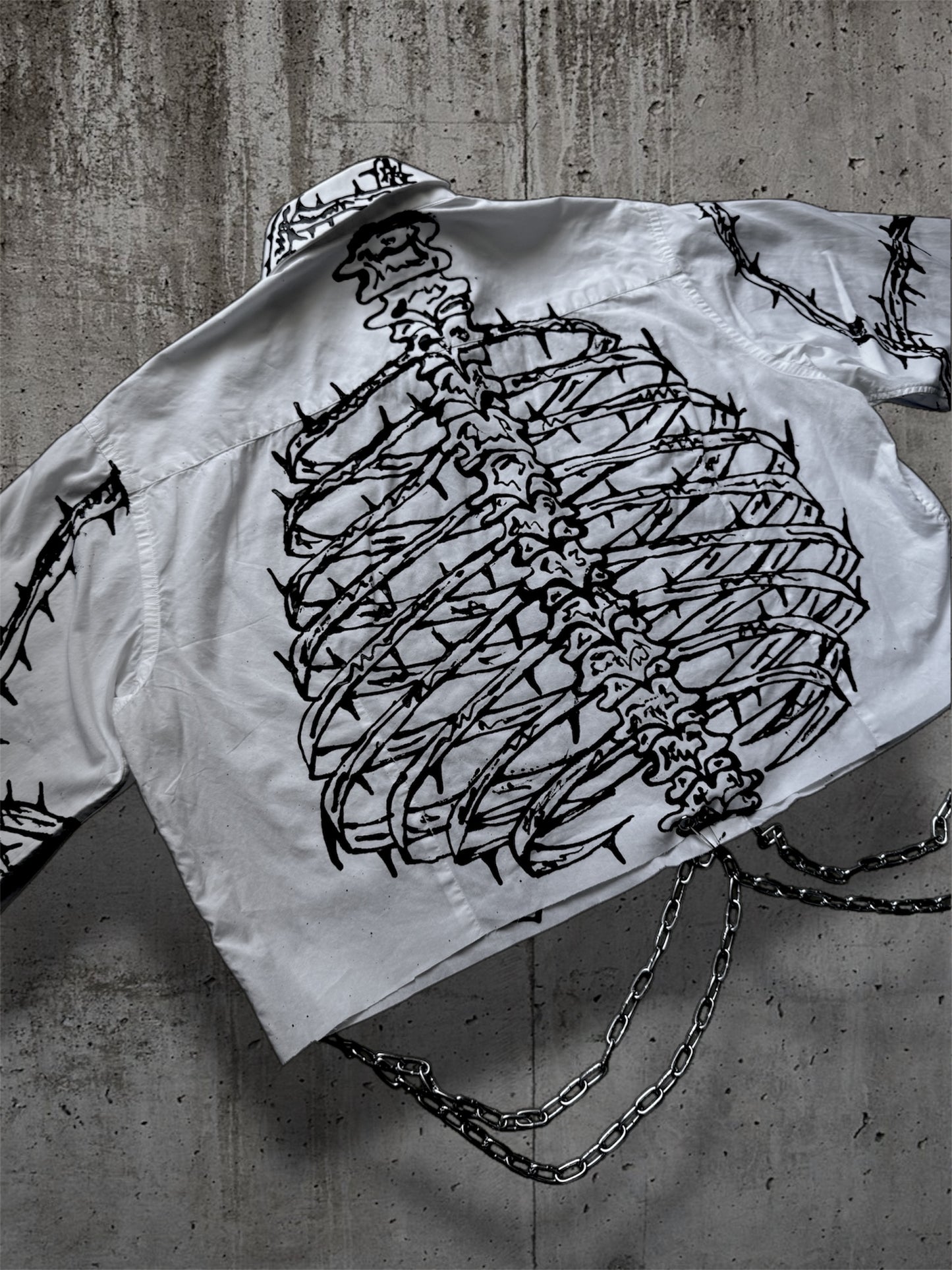 Cropped hand painted white shirt with chains “RIBS”