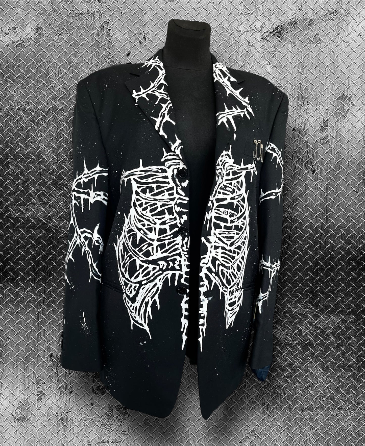 Unisex blazer with ribs and spine