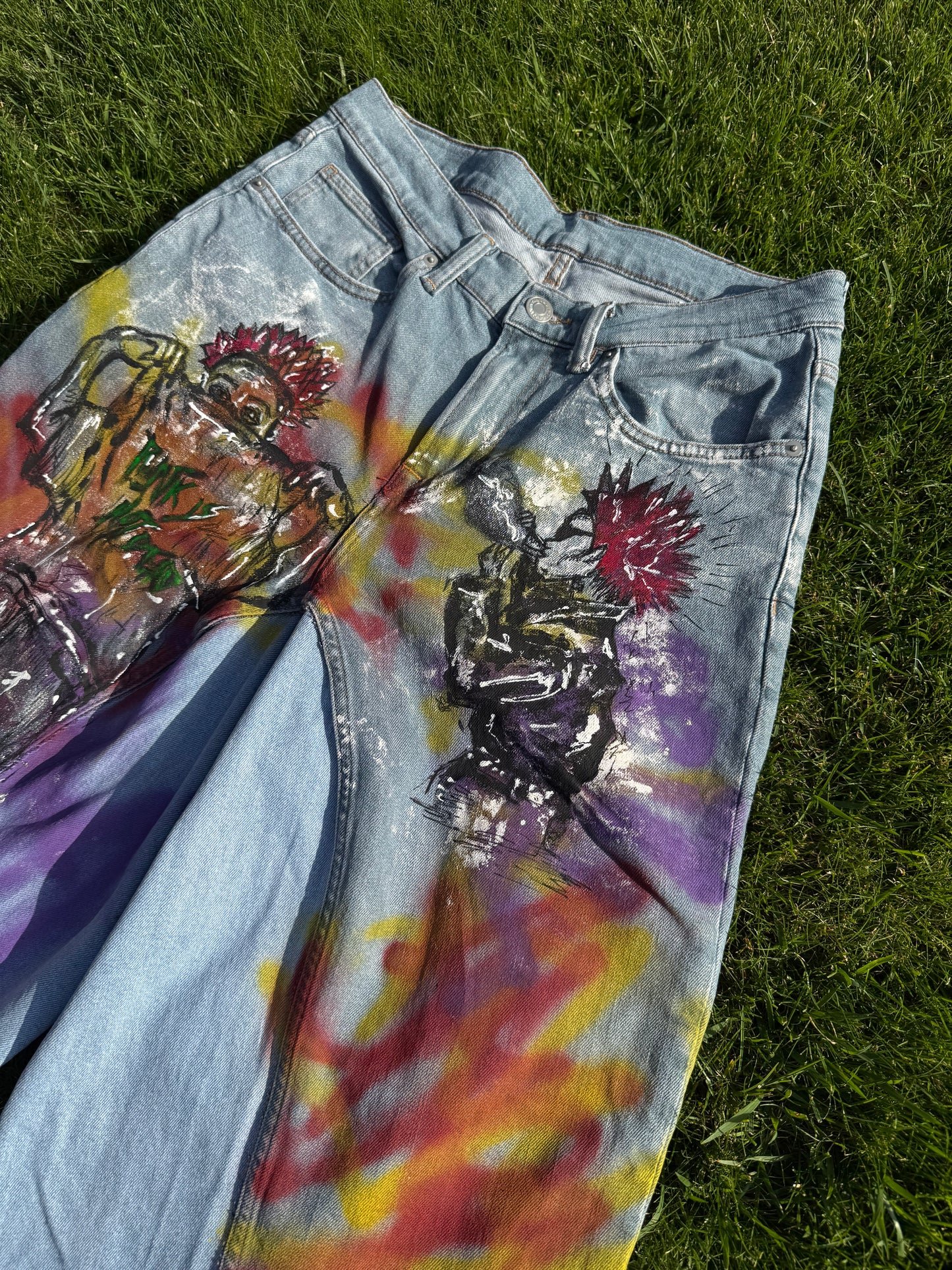 “Skater punk” 1/1 upcycled hand painted jorts