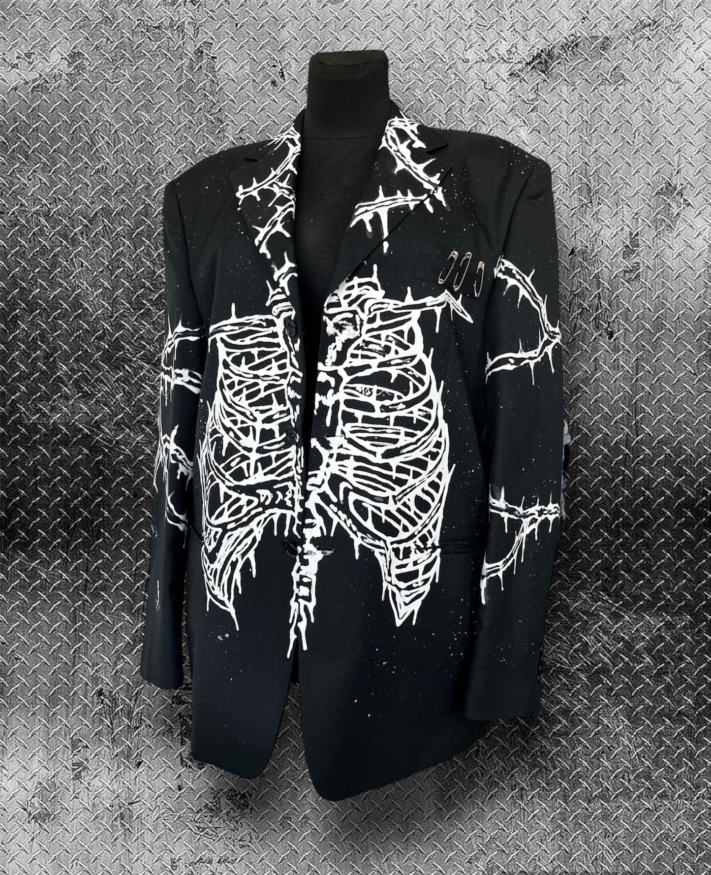 Unisex blazer with ribs and spine